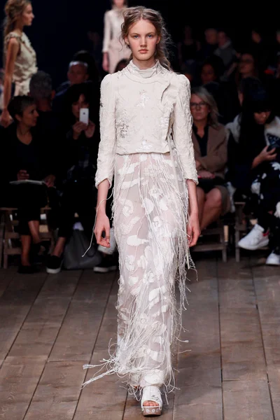 Look 2